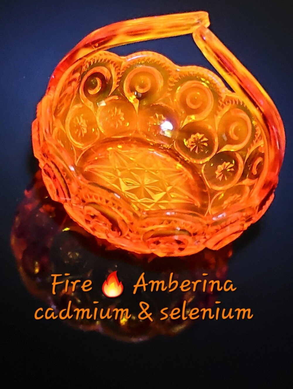 GLOWING Fire Amberina Moon & Star Split Handle Art Glass Basket - Picture 5 of 16